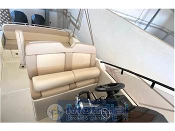 Quicksilver 875 sundeck