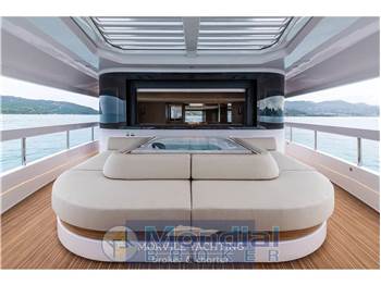 Ferretti Infiynito 90