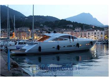 Pershing 76