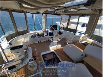 Lagoon 52