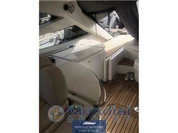 Pershing 52
