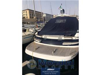 Pershing 52