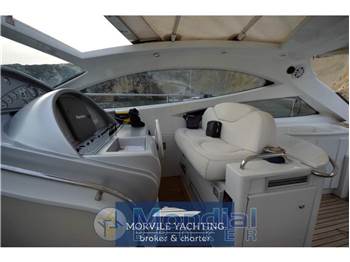 Pershing 52
