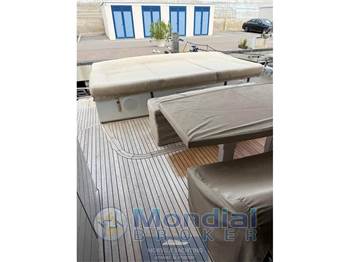 Pershing 80