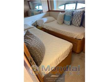 Pershing 80