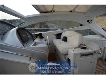 Pershing 52