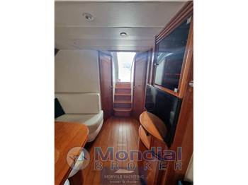 Pershing 52