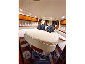 Pershing 52