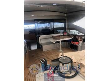Pershing 64