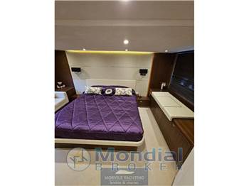 Princess yachts V 62