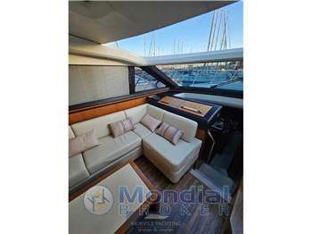 Princess yachts V 62