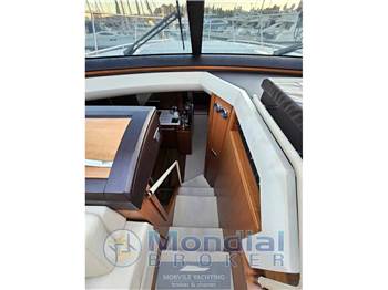 Princess yachts V 62
