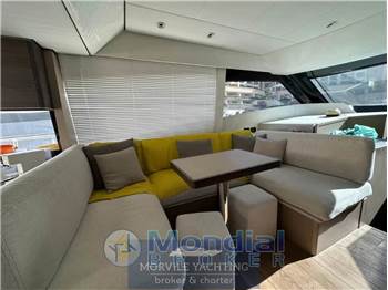 Ferretti yachts 500