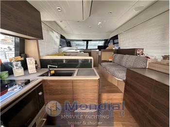 Ferretti yachts 500