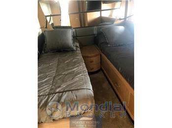 Pershing 76