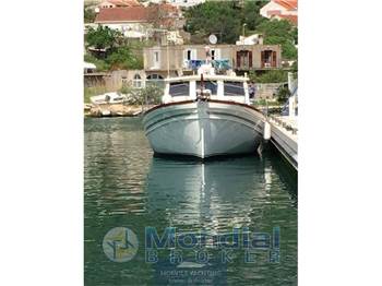 Menorquin Yacht 160