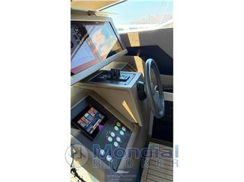 Pershing 7 x