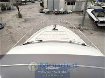Ferretti yachts 592