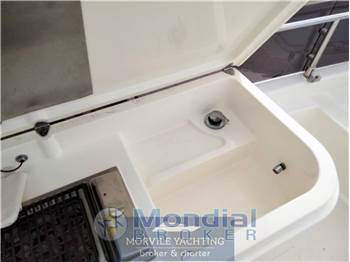 Ferretti yachts 592
