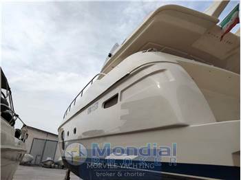 Ferretti yachts 592