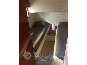 Pershing 54