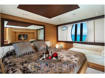 Pershing 72