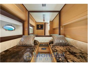 Pershing 72