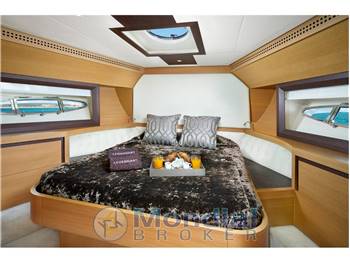Pershing 72