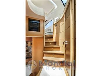 Pershing 72