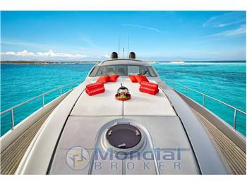Pershing 72