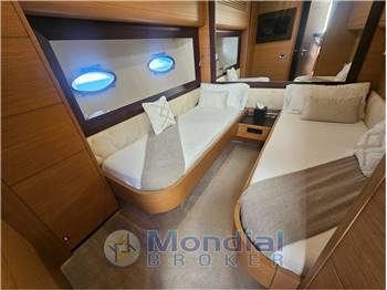 Pershing 72