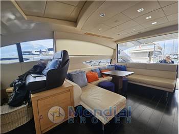 Pershing 64
