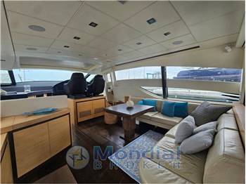 Pershing 72
