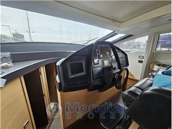 Pershing 72