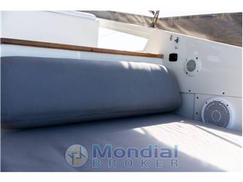 Bertram Moppie 28