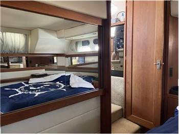 Bayliner 3587 aft cabin