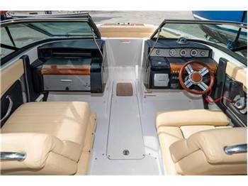 Four winns Sl222
