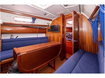 Bavaria 32 cruiser