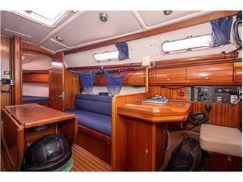 Bavaria 32 cruiser