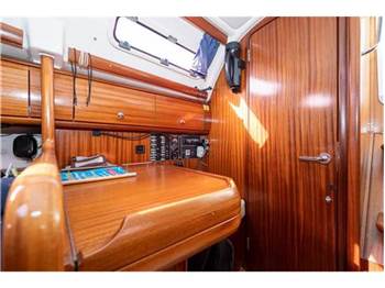 Bavaria 32 cruiser