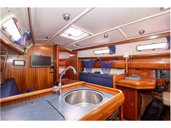 Bavaria 32 cruiser
