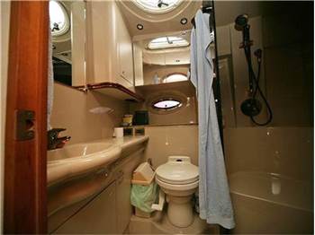 Cruisers yachts 3672