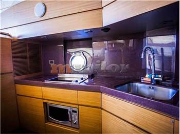 Azimut 43 fly