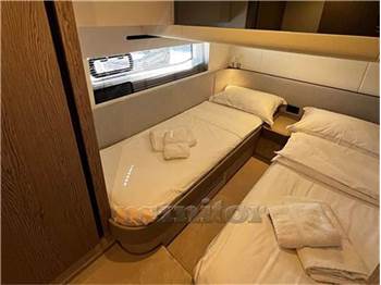 Azimut 53 fly