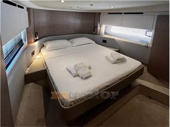 Azimut 53 fly
