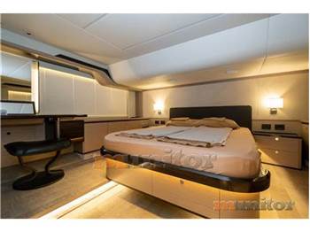 Absolute Navetta 52