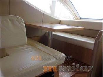 Majesty yachts Majesty 44 fly