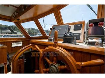 Overseas ind Trawler monk 42