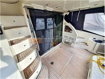 Azimut 46 fly