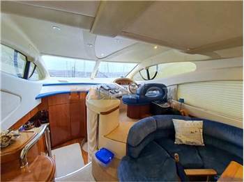 Azimut 46 fly